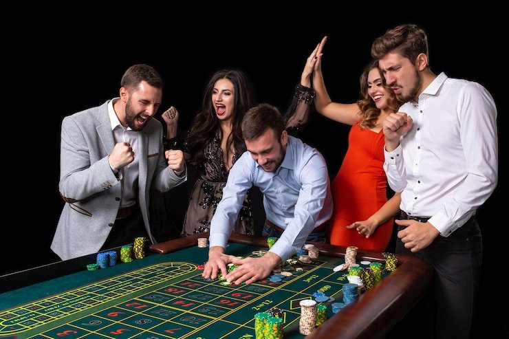 Antarmuka aplikasi mobile firewatch menampilkan pasar sportsbook dan live dealer
